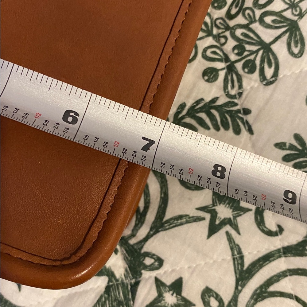 Coach Vintage Brown Leather Crossbody Bag, pre owned.  See pictures - Picture 9 of 11